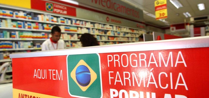 Comissão aprova exigência para farmácias populares exporem lista de medicamentos