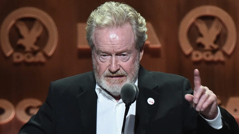 Ridley Scott critica filmes de super-heróis