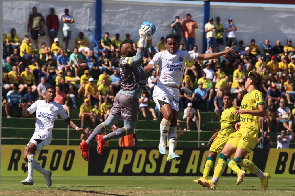 ABC perde para o Mirassol e segue na lanterna da Série B