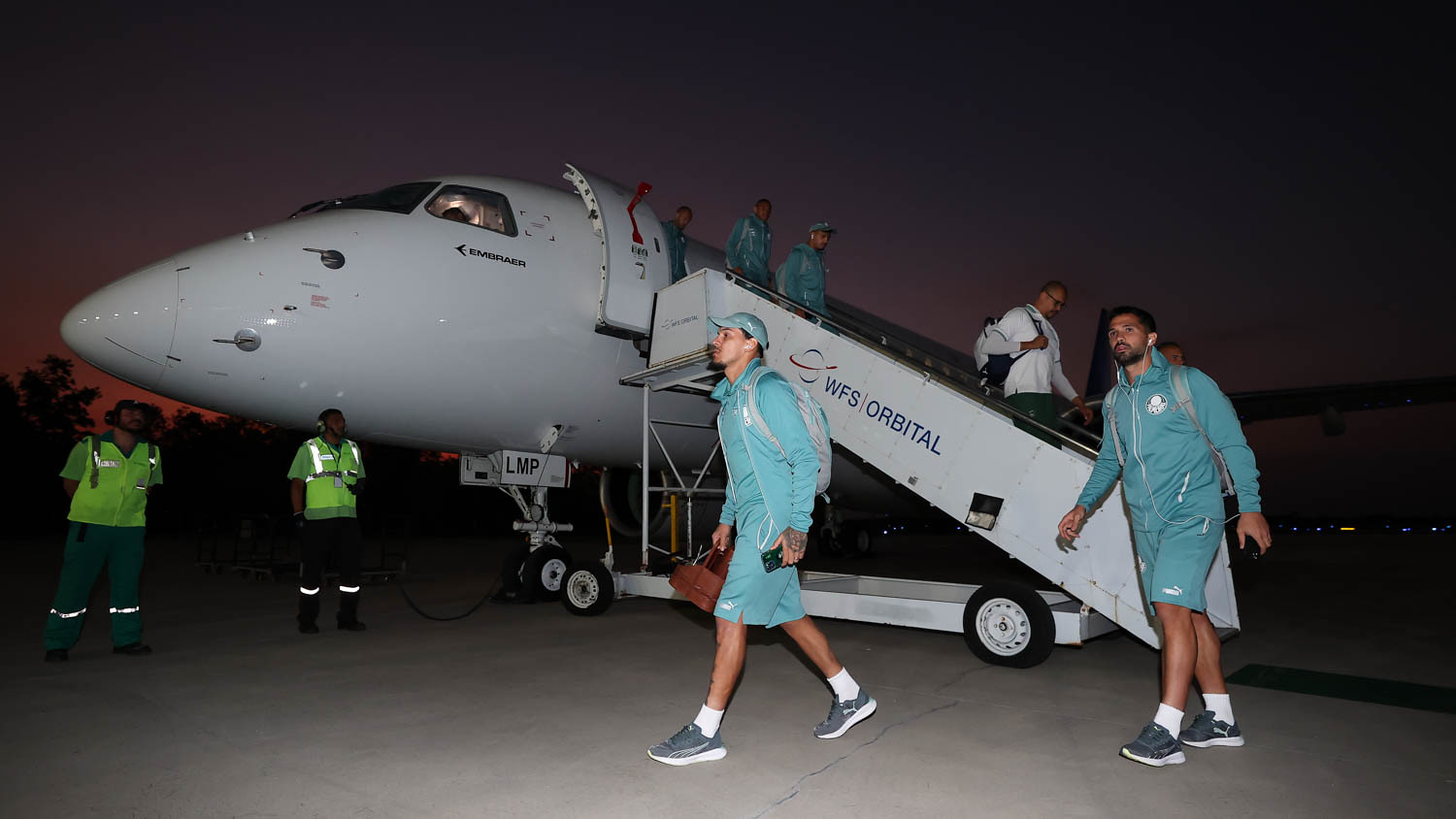 Diretoria, comissão técnica, atletas e staff da SE Palmeiras, durante viagem para o Rio de Janeiro (RJ). (Foto: Cesar Greco/Palmeiras/by Canon)