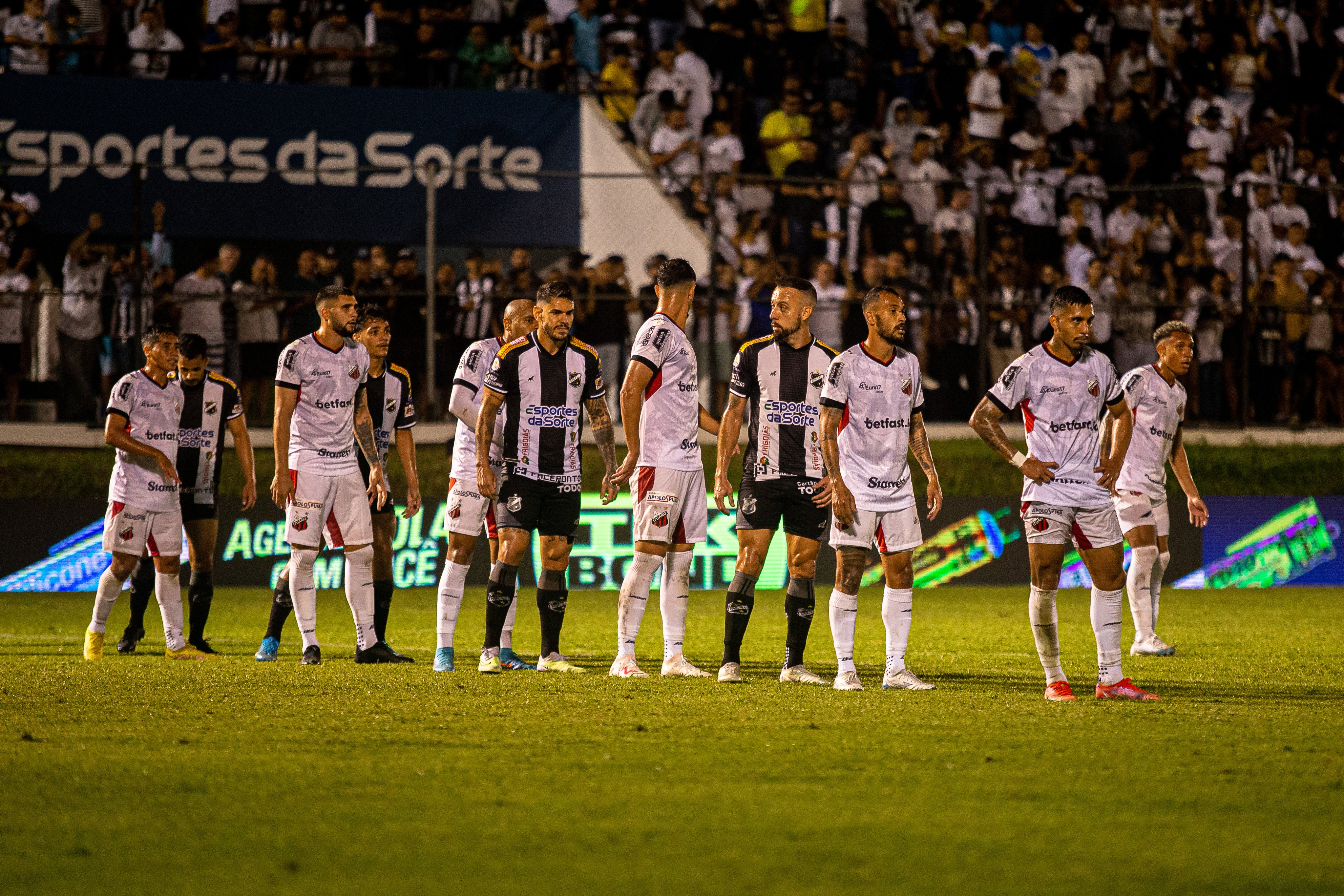 Essa é a única forma do ABC não ser rebaixado. - (Foto: Rennê Carvalho/ABC F.C.)