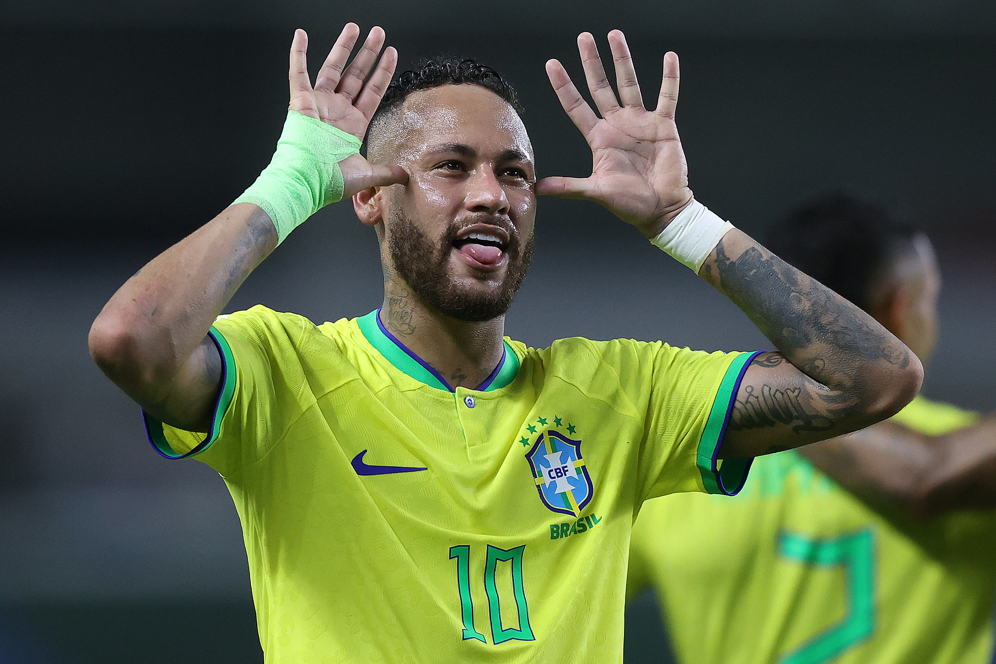 Em noite de redenção, Neymar supera Pelé em gols oficiais pela Seleção (Foto: Vitor Silva/CBF)