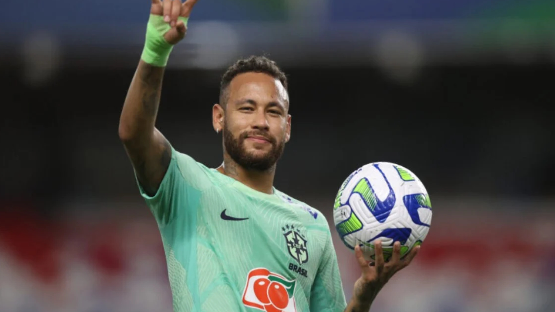 Neymar se prepara para jogo da seleção