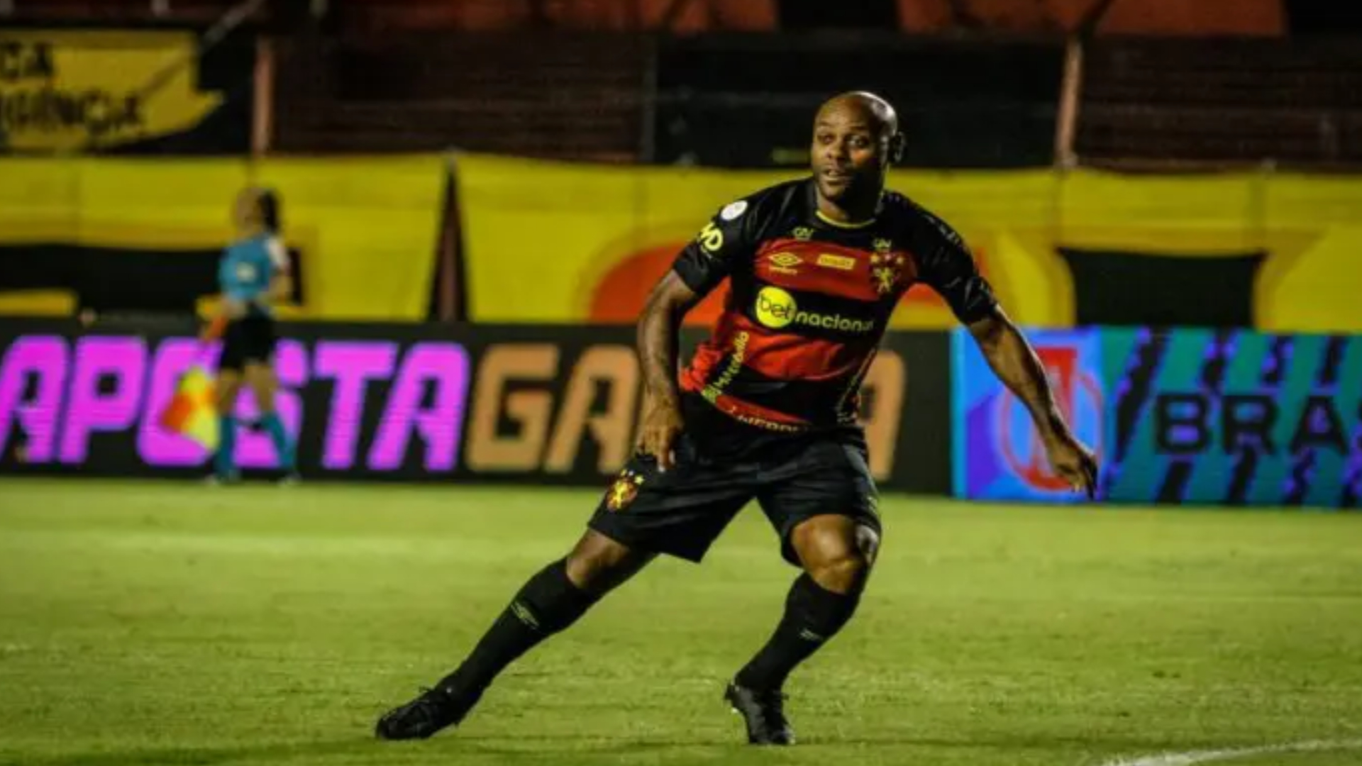 Vagner Love em jogo pelo Sport