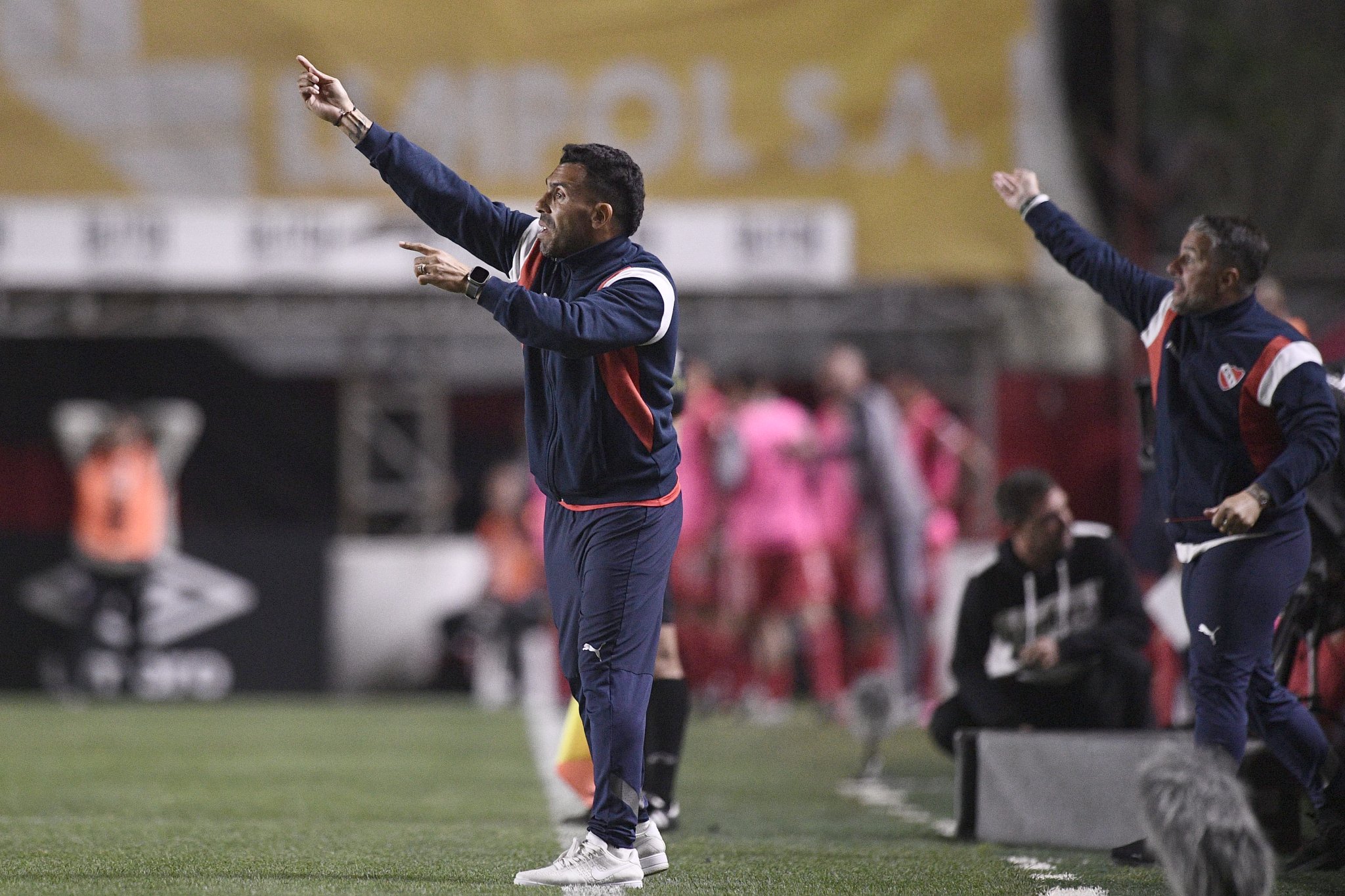 Carlitos Tévez sofre acidente doméstico e concussão craniana (Foto: Divulgação / Independiente)