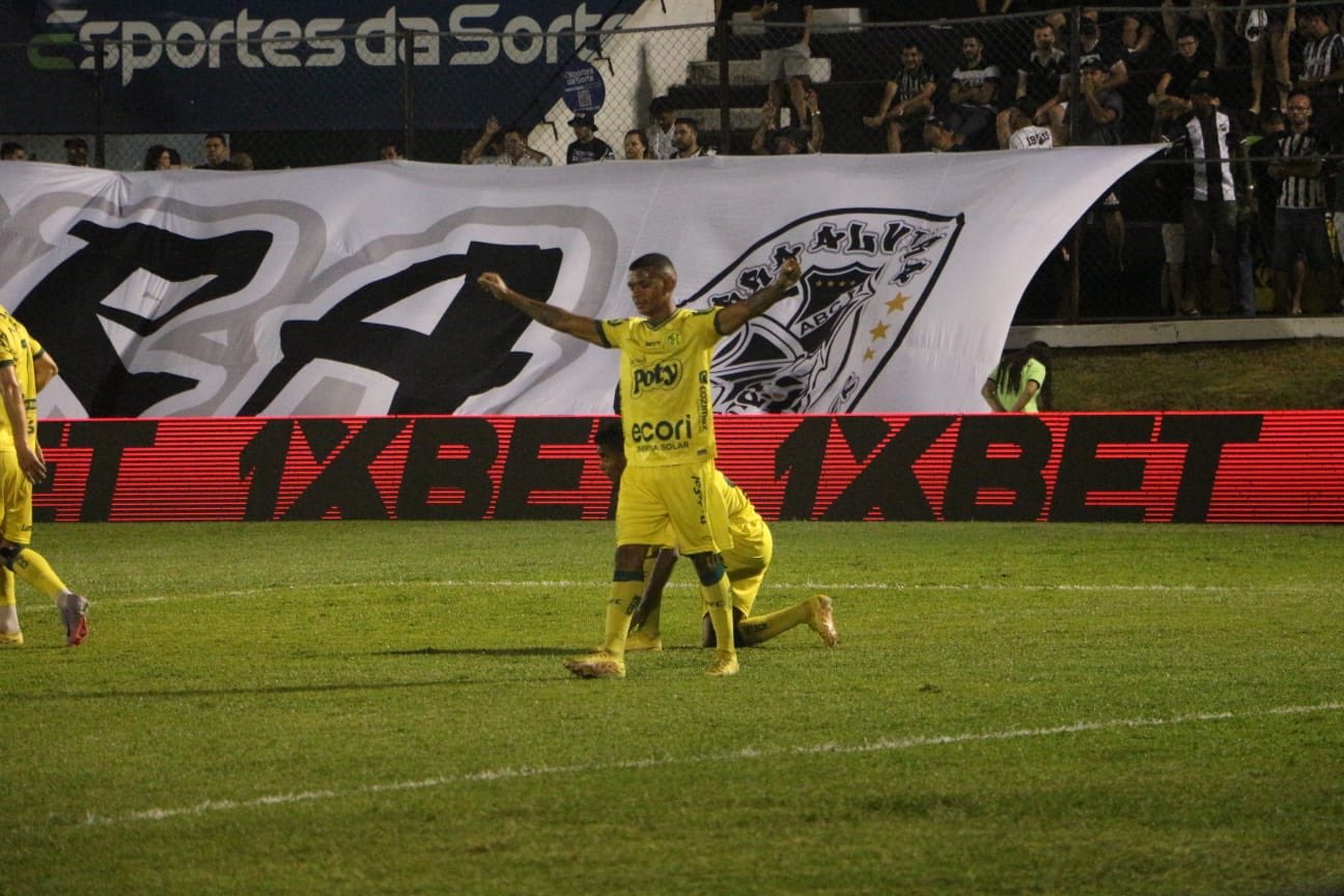 ABC saí atrás, consegue marcar, mas perde para o Mirassol (Foto: Felipe Modesto/Agência Mirassol)