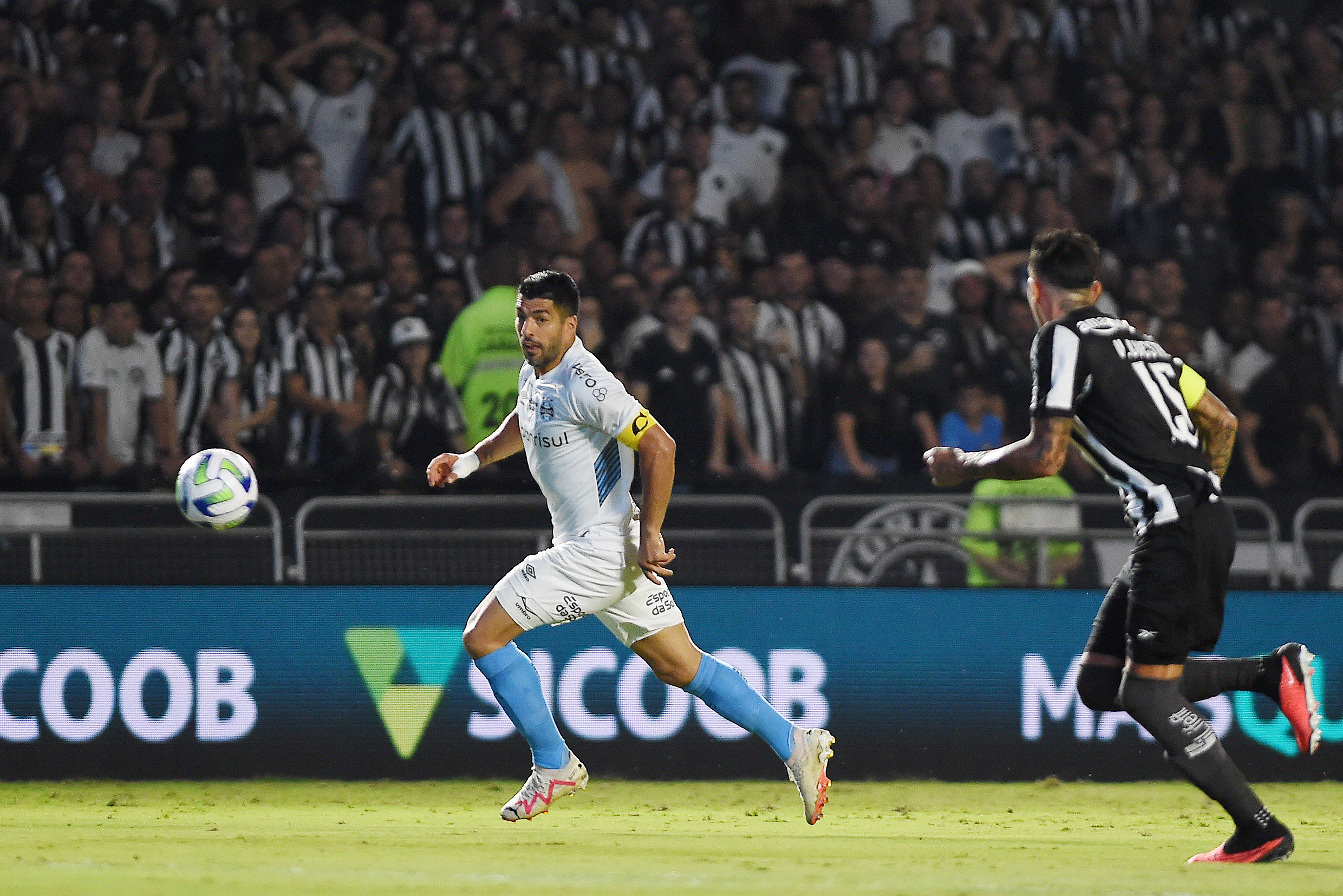 Aconteceu de novo: Diante do Grêmio, o Botafogo sofre nova virada por 4x3 (Fotos: Alexandre Durão / Grêmio FBPA)