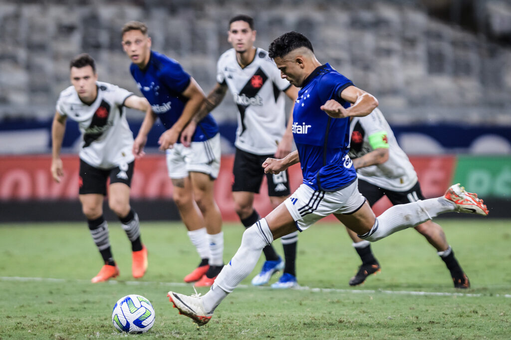 Natural de Ceará-Mirim - RN, Bruno Rodrigues marcou 4 gols nos últimos 6 jogos pela Raposa. (Foto: Gustavo Aleixo/Cruzeiro)