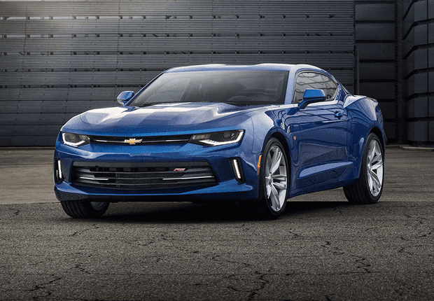 2016 chevrolet camaro rs 010 Olá leitores do site Fipe carros, hoje vamos falar tudo sobre o Novo Camaro 2016, onde mostraremos sua parte interna e externa, e também faremos uma avaliação geral sobre o veiculo, mostrando suas qualidades e defeitos, sempre com o intuito de ajudar os leitores a fazer a melhor escolha na hora de comprar seu carro. Mas para comprar o seu carro sem correr o risco de criar uma série de problemas nas suas contas, a primeira conta a ser feita é qual modelo consegue comprar. E essa conta não basta, precisa saber também quanto ele te custará para manter, e também alguns segredos que irão ajudar a todos a saberem escolher a melhor opção para seu dia-a-dia.