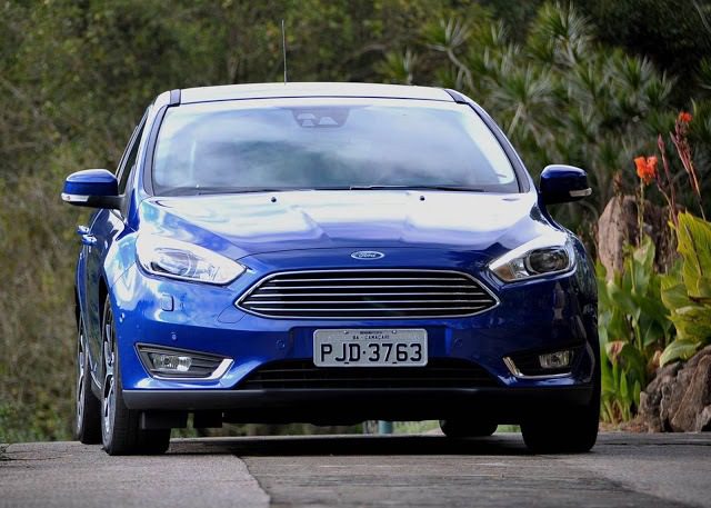 Novo Focus 2016 automatico 2 Olá leitores do site Fipe carros, hoje vamos falar tudo sobre o Ford Focus 2016, onde mostraremos sua parte interna e externa, e também faremos uma avaliação geral sobre o veiculo, mostrando suas qualidades e defeitos, sempre com o intuito de ajudar os leitores a fazer a melhor escolha na hora de comprar seu carro. Mas para comprar o seu carro sem correr o risco de criar uma série de problemas nas suas contas, a primeira conta a ser feita é qual modelo consegue comprar. E essa conta não basta, precisa saber também quanto ele te custará para manter, e também alguns segredos que irão ajudar a todos a saberem escolher a melhor opção para seu dia-a-dia.