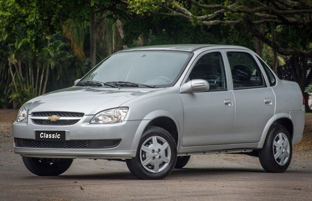 chevrolet classic 2016 12 Olá leitores do site Fipe carros, hoje vamos falar tudo sobre o Novo Classic 2016, onde mostraremos sua parte interna e externa, e também faremos uma avaliação geral sobre o veiculo, mostrando suas qualidades e defeitos, sempre com o intuito de ajudar os leitores a fazer a melhor escolha na hora de comprar seu carro. Mas para comprar o seu carro sem correr o risco de criar uma série de problemas nas suas contas, a primeira conta a ser feita é qual modelo consegue comprar. E essa conta não basta, precisa saber também quanto ele te custará para manter, e também alguns segredos que irão ajudar a todos a saberem escolher a melhor opção para seu dia-a-dia.