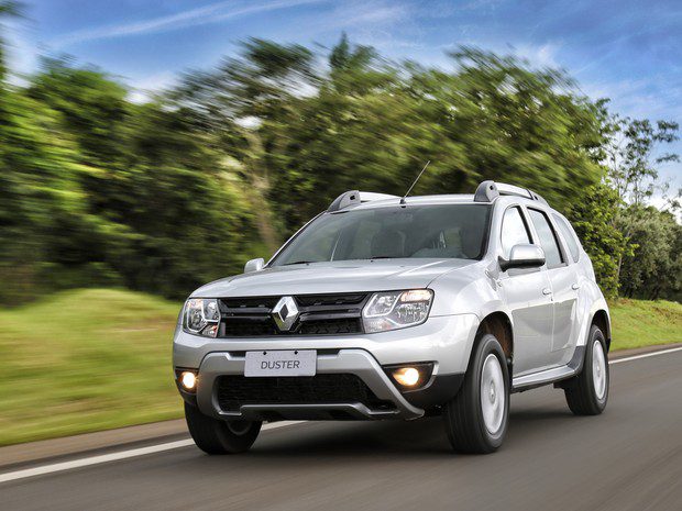 novo duster 2016 029 Olá leitores do site Fipe carros, hoje vamos falar tudo sobre o Novo Duster 2016, onde mostraremos sua parte interna e externa, e também faremos uma avaliação geral sobre o veiculo, mostrando suas qualidades e defeitos, sempre com o intuito de ajudar os leitores a fazer a melhor escolha na hora de comprar seu carro. Mas para comprar o seu carro sem correr o risco de criar uma série de problemas nas suas contas, a primeira conta a ser feita é qual modelo consegue comprar. E essa conta não basta, precisa saber também quanto ele te custará para manter, e também alguns segredos que irão ajudar a todos a saberem escolher a melhor opção para seu dia-a-dia.