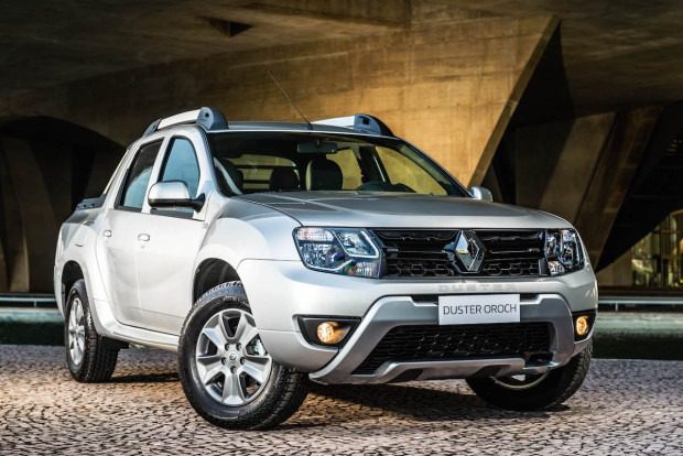 picape duster oroch 2 Olá leitores do site Fipe carros, hoje vamos falar tudo sobre o Renault Duster Oroch 2016, onde mostraremos sua parte interna e externa, e também faremos uma avaliação geral sobre o veículo, mostrando suas qualidades e defeitos, sempre com o intuito de ajudar os leitores a fazer a melhor escolha na hora de comprar seu carro. Mas para comprar o seu carro sem correr o risco de criar uma série de problemas nas suas contas, a primeira conta a ser feita é qual modelo consegue comprar. E essa conta não basta, precisa saber também quanto ele te custará para manter, e também alguns segredos que irão ajudar a todos a saberem escolher a melhor opção para seu dia-a-dia.