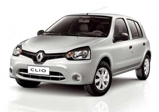 18825 1 1 Olá leitores do Fipe Carros, hoje vamos falar tudo sobre o Novo Renault Clio 2016, onde mostraremos sua parte interna e externa, e também faremos uma avaliação geral sobre o veículo, mostrando suas qualidades e defeitos, sempre com o intuito de ajudar os leitores a fazer a melhor escolha na hora de comprar seu carro. Mas para comprar o seu carro sem correr o risco de criar uma série de problemas nas suas contas, a primeira conta a ser feita é qual modelo consegue comprar. E essa conta não basta, precisa saber também quanto ele te custará para manter, e também alguns segredos que irão ajudar a todos a saberem escolher a melhor opção para seu dia-a-dia.