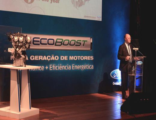 ecoboost A Ford fez hoje a primeira exibição do novo motor 1.0 EcoBoost com turbocompressor, um dos mais avançados e premiados do mundo. Essa nova tecnologia global da marca foi apresentada em um workshop em São Paulo e em breve vai equipar uma das versões do New Fiesta no Brasil.