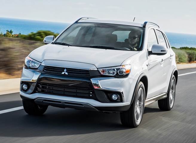 Nova ASX 2017 010 Olá leitores do Fipe Carros, hoje vamos falar tudo sobre o Mitsubishi ASX 2016, onde mostraremos sua parte interna e externa, e também faremos uma avaliação geral sobre o veículo, mostrando suas qualidades e defeitos, sempre com o intuito de ajudar os leitores a fazer a melhor escolha na hora de comprar seu carro. Mas para comprar o seu carro sem correr o risco de criar uma série de problemas nas suas contas, a primeira conta a ser feita é qual modelo consegue comprar. E essa conta não basta, precisa saber também quanto ele te custará para manter, e também alguns segredos que irão ajudar a todos a saberem escolher a melhor opção para seu dia-a-dia.