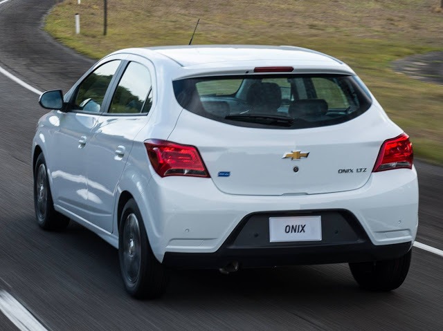 novo-chevrolet-onix-2017-13