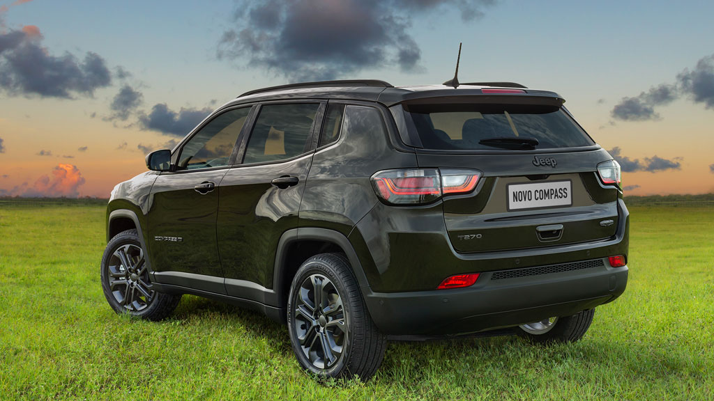 Jeep Compass Sport 2022 05 O Novo Compass 2023 já está disponível nas concessionárias da Jeep de todo o Brasil com alteração na tabela de preços. Toda linda do Suv teve um reajuste de 1,5 %, a versão de entrada Sport T270 AT 4×2 teve um aumento de R$ 169.490 para R$ 171.990, significando um R$ 2500 a mais.