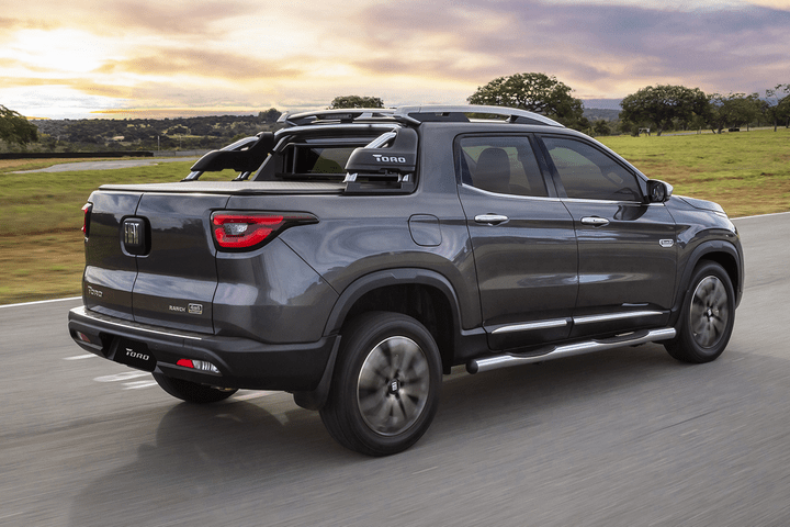 cw 720 A Nova Fiat Toro 2023 já está disponível nas concessionárias da Fiat de todo o Brasil, com nova tecnologia Sound Design, mais itens de série e preços elevados de tabela.