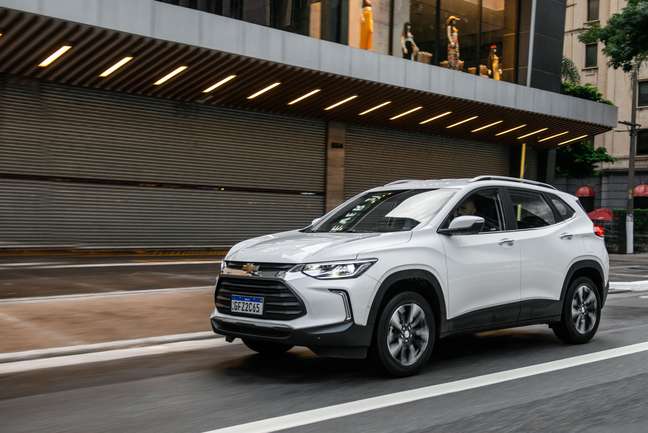 tracker premier 001 O mercado automotivo no fim do mês de julho de 2022, traz algumas mudanças importantes no ranking dos mais vendidos. O Hyundai HB20 deu uma alavancada com 5.117 unidades vendidas, dando um salto da décima sétima para a sexta colocação.