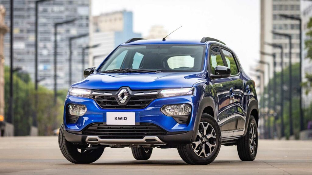 renault kwid outsider 2023 8 1024x576 1 O Novo Kwid 2023 já está disponível nas concessionárias da Renault de todo o Brasil com alteração na tabela de preços. Toda linda do hatch compacto teve aumento, a versão de entrada Zen 1.0 teve um aumento de R$ 64.690 para R$ 65.790, significando um R$ R$ 1.100. As outras duas versões tiveram um reajuste de R$ 1.400 na versão Intense e R$ 1.500 na topo Outsider.