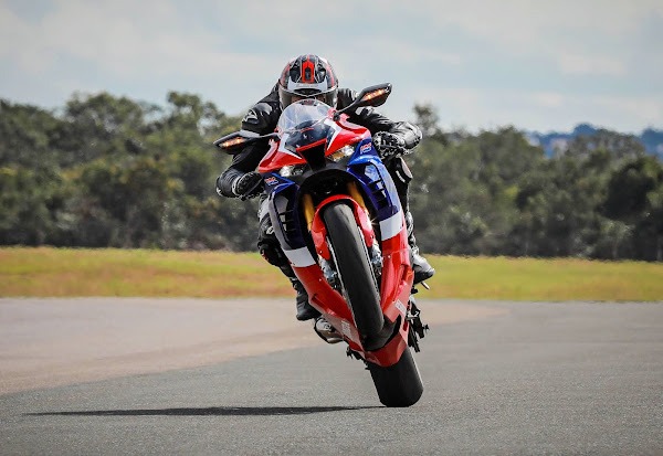 CBR 1000RR R Fireblade SP MOV2 16 O mercado motociclístico registrou até o 15 de setembro de 2022, um grande volume de vendas. A moto mais vendida do país, continua mais líder do que nunca, a Honda CG 160 vendeu até o momento 16.587 unidades, 8 mil de diferença para a vice-líder Honda/Biz, que emplacou 8.838.