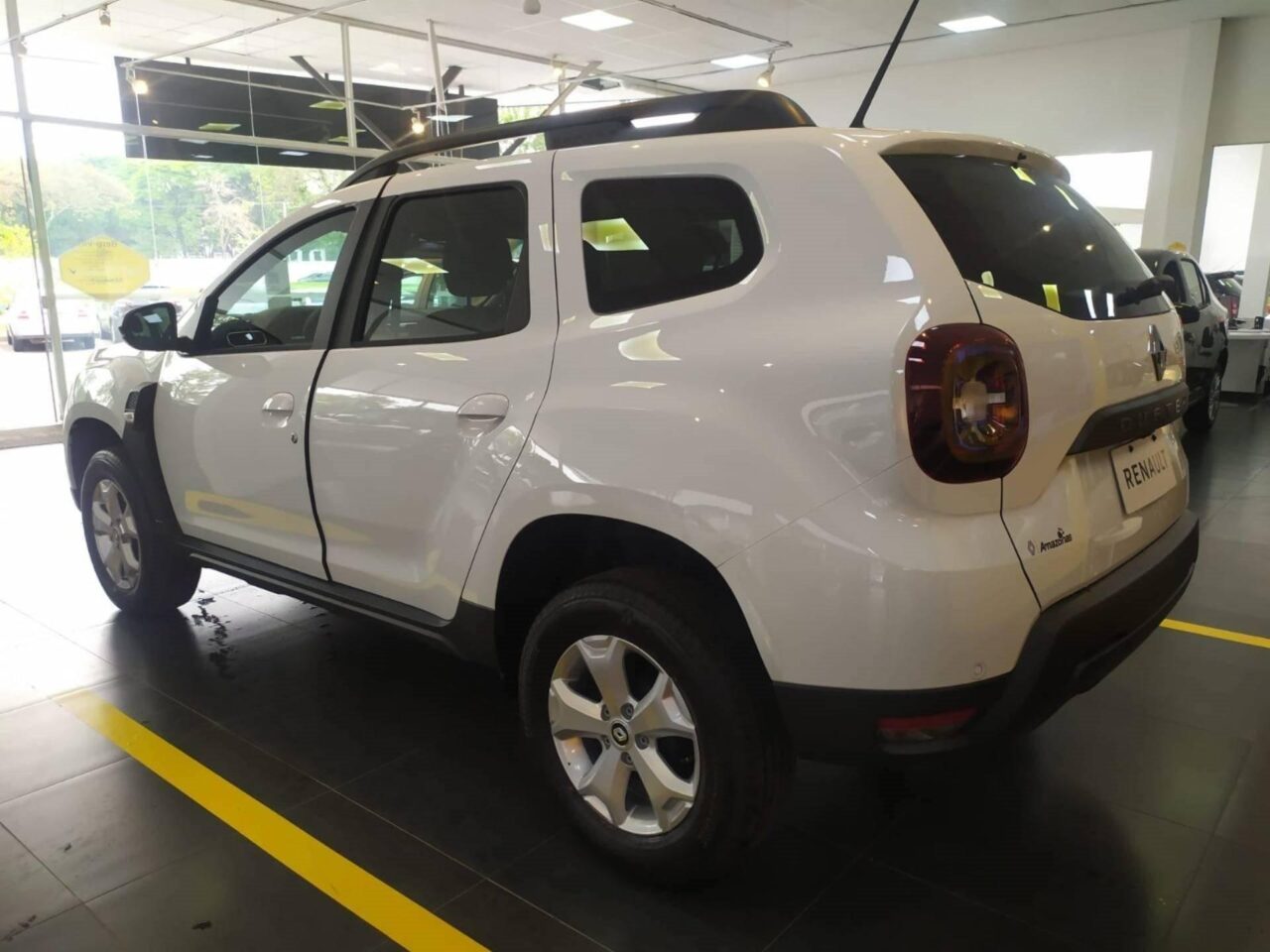 renault duster 1.6 16v sce flex intense manual wmimagem17362190978 O Renault Duster 2023 possui uma variedade de opções para o público de pessoas com deficiência (PcD) elegíveis à isenção de tributos. O utilitário está com uma promoção ótima para a categoria durante o mês de março, com descontos que podem chegar á R$ 30.789. O público vai poder adquirir o veículo com isenção de IPI + 9% de bônus oferecido pela montadora. Lembrando que esses valores são para quem comprar a vista, consórcio ou financiado pelo Banco Renault.