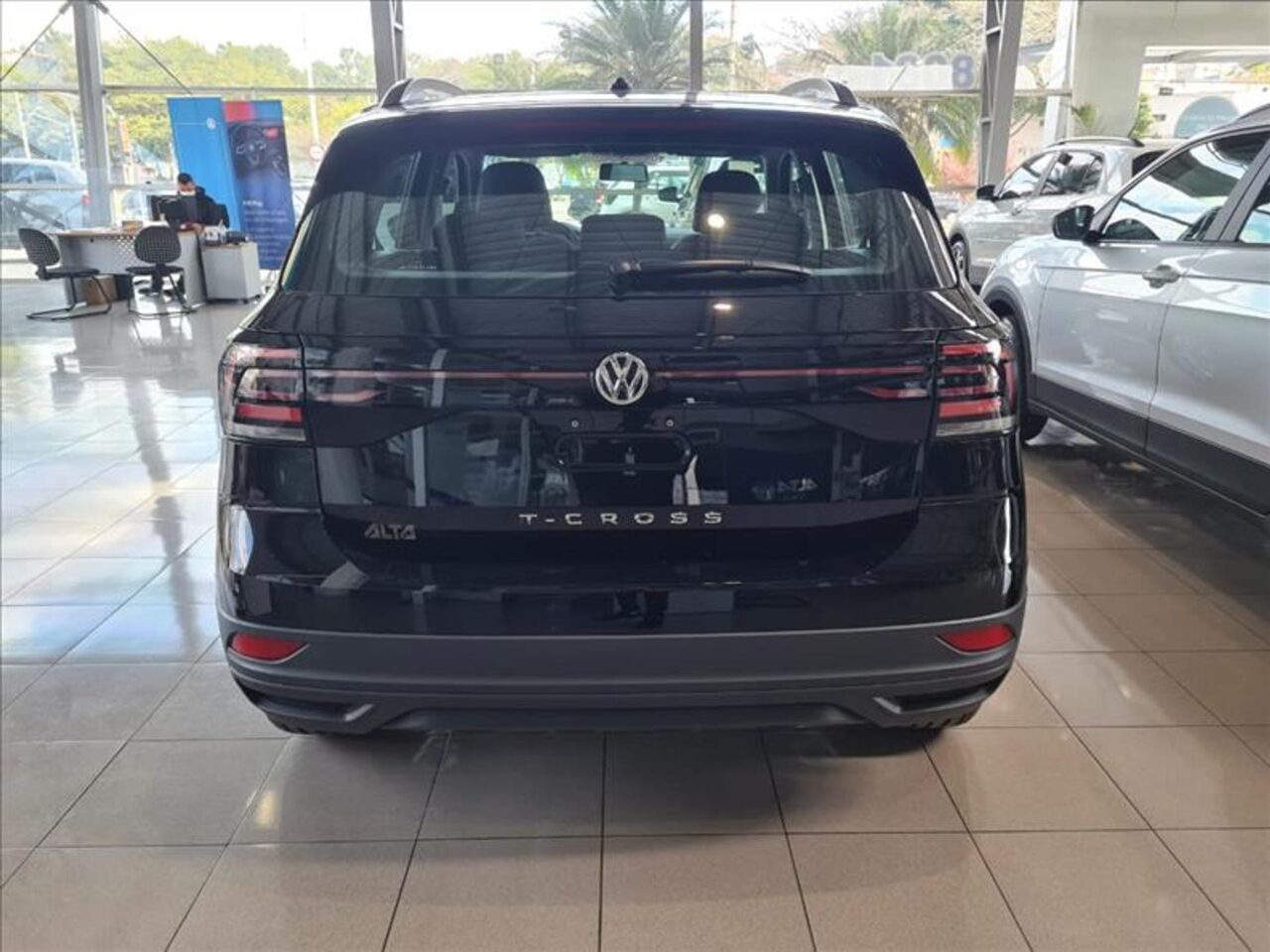 volkswagen tcross 1.0 200 tsi total flex sense automatico wmimagem18102923555 O Volkswagen T-Cross PcD 2023 está sendo ofertado pelas concessionárias da marca durante todo o mês de março, com descontos especiais e melhores formas de financiamento para pessoas com deficiência (PCD). O SUV da montadora alemã foi um dos mais vendidos no mercado nacional em 2022, o veículo agora tem valor inicial para categoria de R$ 116.213,46 e chega a custar R$ 136.262,98 na versão topo de linha.