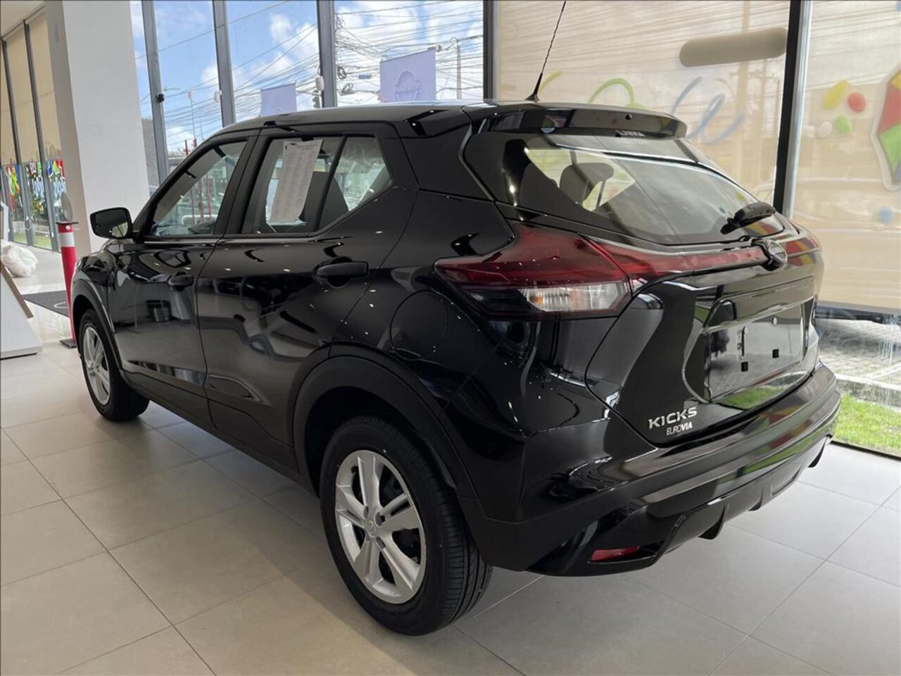 nissan kicks 1.6 16v flexstart active xtronic wmimagem1033550450 O Nissan Kicks Advance CVT 2023 está com descontos de IPI + bônus oferecido pela montadora durante a campanha do mês de abril, direcionado as pessoas com deficiência (PcD). A versão é uma das melhores em custo benefício, com acabamentos mais refinados e equipamentos pelo preço. Os prazos para entrega na marca japonesa variam entre 30 a 180 dias, e o preço será o vigente na data do faturamento do veículo, isto é, documentação auditada e processada.