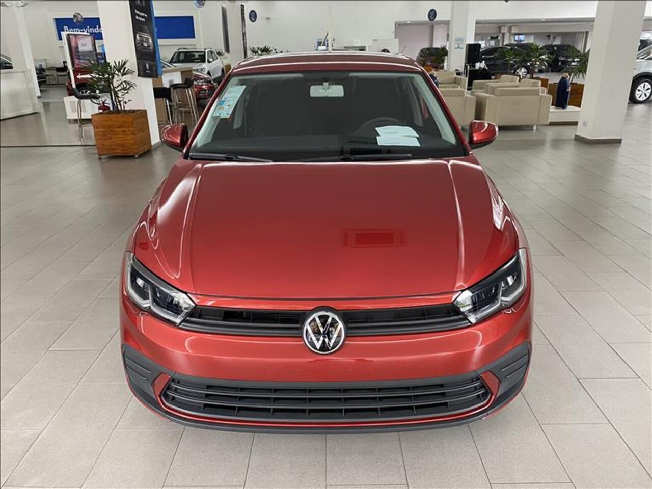 volkswagen polo 1.0 mpi total flex manual wmimagem11532823937 Entre os carros mais vendidos até o 1º decêndio de abril de 2023, o Hyundai HB20 continua na liderança com 3.227 unidades emplacadas no mercado nacional. Além disso, o hatch fabricado em Piracicaba, no interior de São Paulo, está em segundo no ranking geral do ano, com 19.422 unidades, que contempla os automóveis e os comerciais leves.