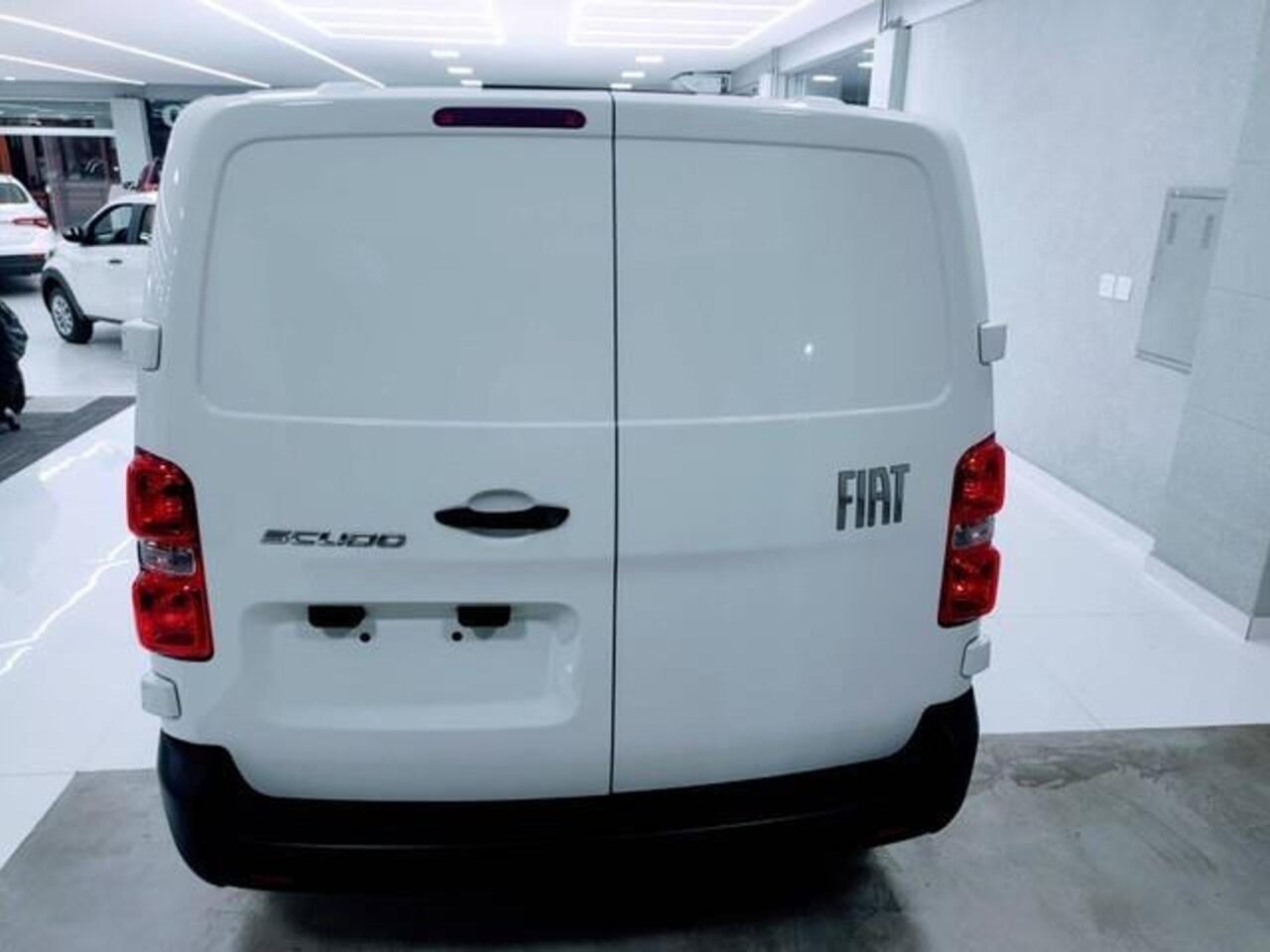 fiat scudo 1.5 bluehdi diesel cargo manual wmimagem08400809577 O Fiat Scudo CNPJ 2024 já está disponível nas concessionárias de todo o Brasil, sendo destinado exclusivamente à venda direta a proprietários de empresas e produtores rurais. Atualmente, está em vigor uma campanha durante o mês de maio que oferece um desconto significativo no modelo Cargo 1.5 TD 4P, reduzindo seu valor em R$ 30.887.