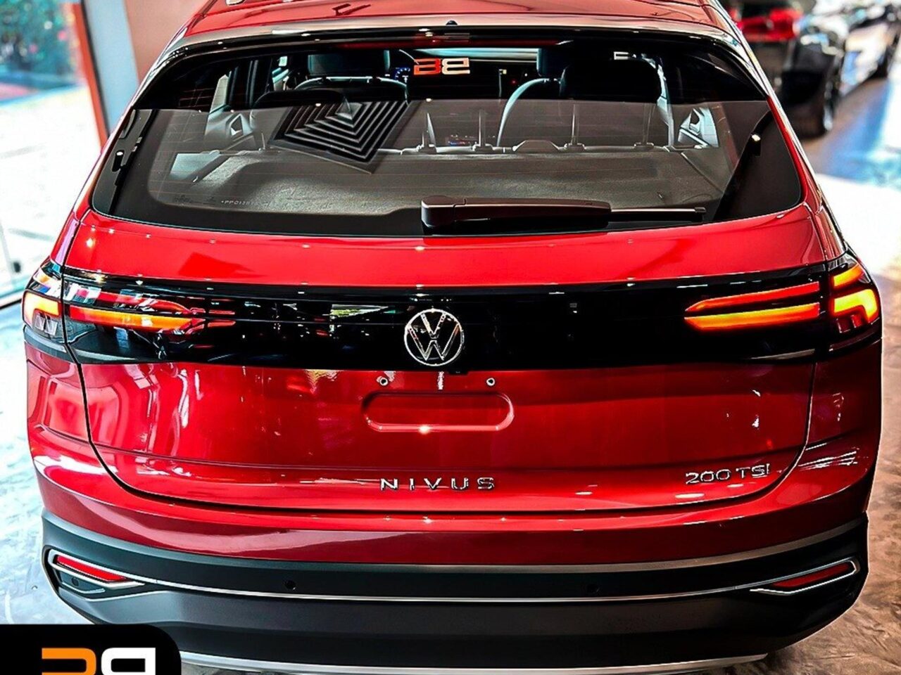 volkswagen nivus 1.0 200 tsi total flex highline automatico wmimagem15102094934 O Volkswagen Nivus PcD está sendo oferecido nas concessionárias da marca em todo o Brasil, em duas versões de acabamento destinadas à venda direta para pessoas com deficiência (PcD) que são elegíveis para adquirir um carro zero quilômetro com isenção de impostos. Todas as versões contam com um bônus de 10% fornecido pela montadora e apenas desconto de IPI, uma vez que o preço ultrapassa R$ 100 mil, que é o limite para a isenção do ICMS.