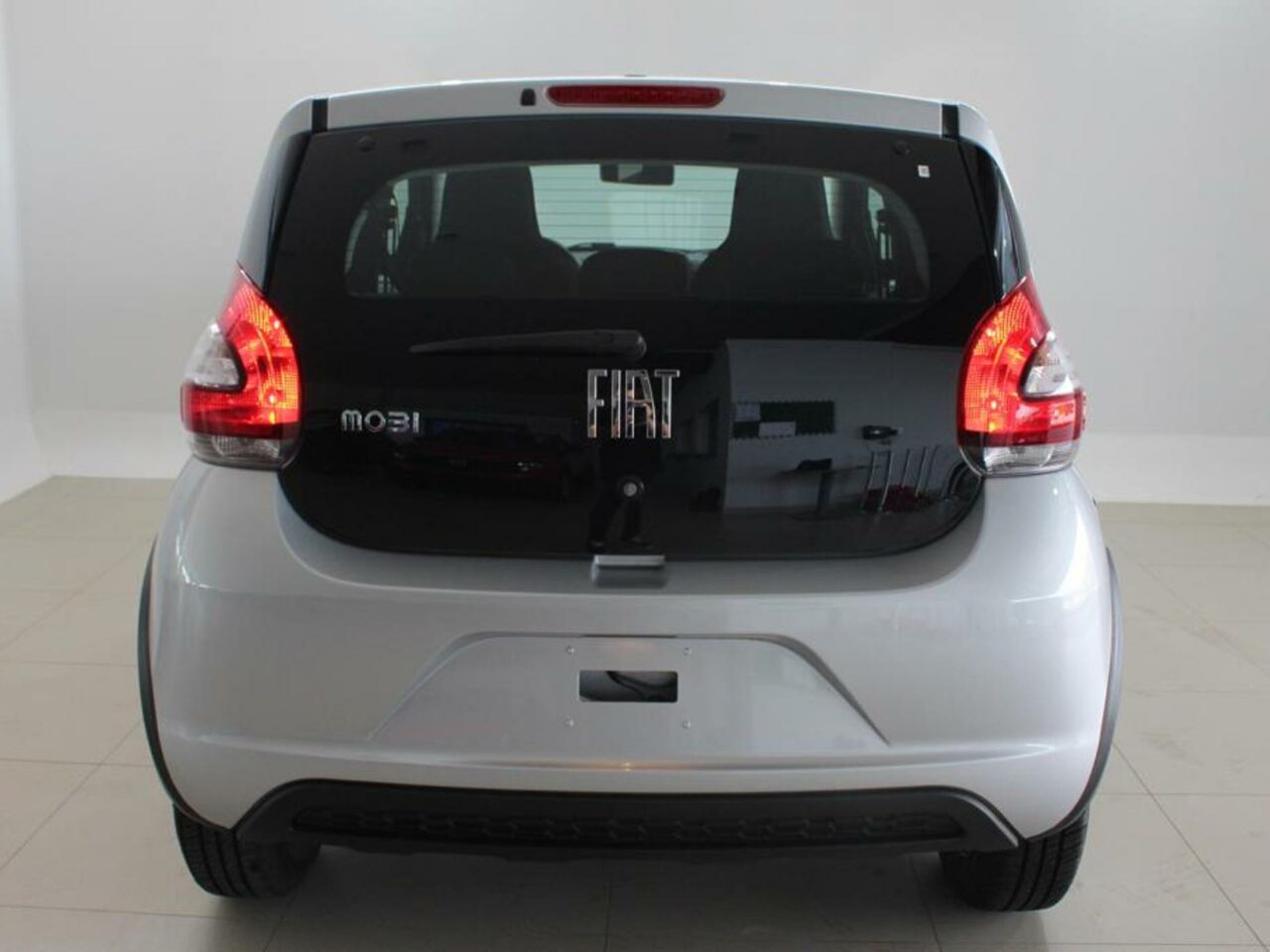 fiat mobi 1.0 evo flex like. manual wmimagem12455619121 O Fiat Mobi 2024 é uma escolha atraente no mercado para aqueles que procuram um veículo com um preço mais acessível, especialmente em um momento em que os preços dos carros estão em níveis exorbitantes. No entanto, quando se trata de seguro, existe uma diferença significativa entre o perfil masculino e feminino, com os homens pagando o dobro do valor.