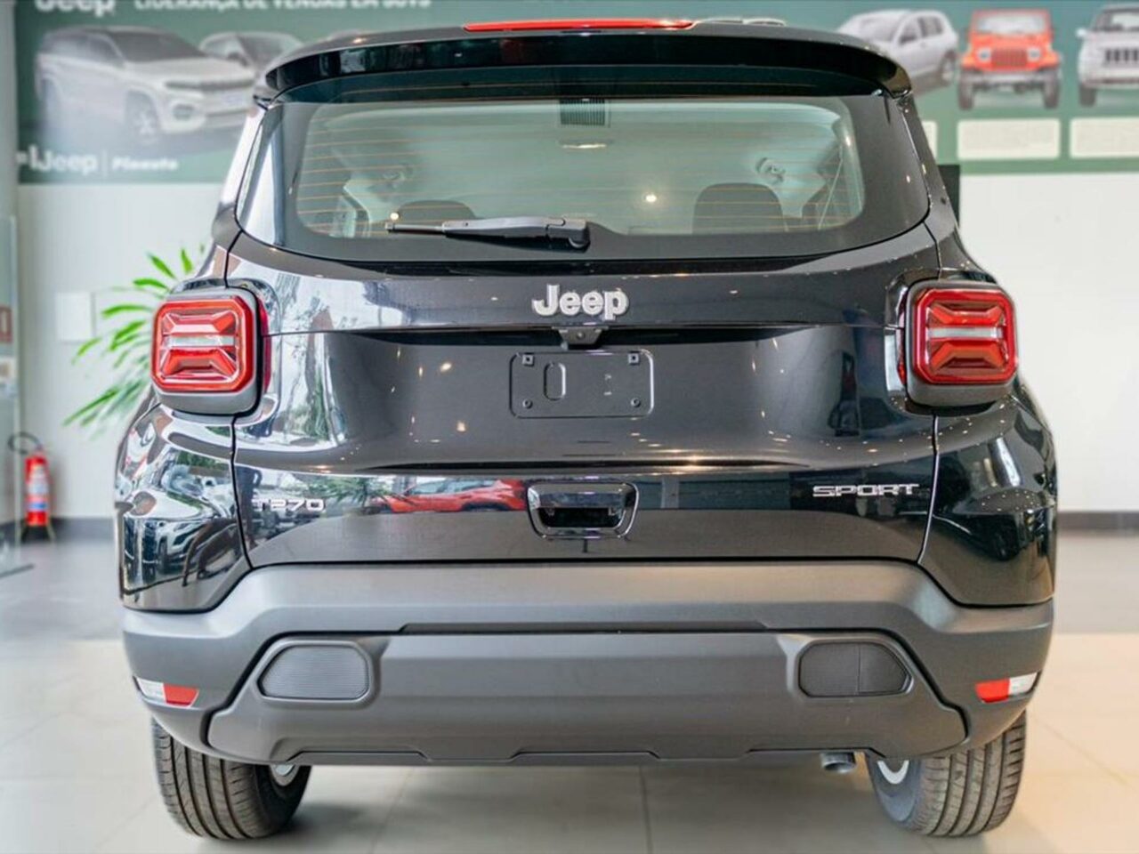 jeep renegade 1.3 t270 turbo flex sport at6 wmimagem10173238384 O SUV possui uma série de equipamentos de série, proporcionando conforto e segurança aos seus ocupantes. Além disso, o Jeep Renegade na versão 1.3 Turbo oferece excelente custo-benefício, contando ainda com toda a confiabilidade da marca americana