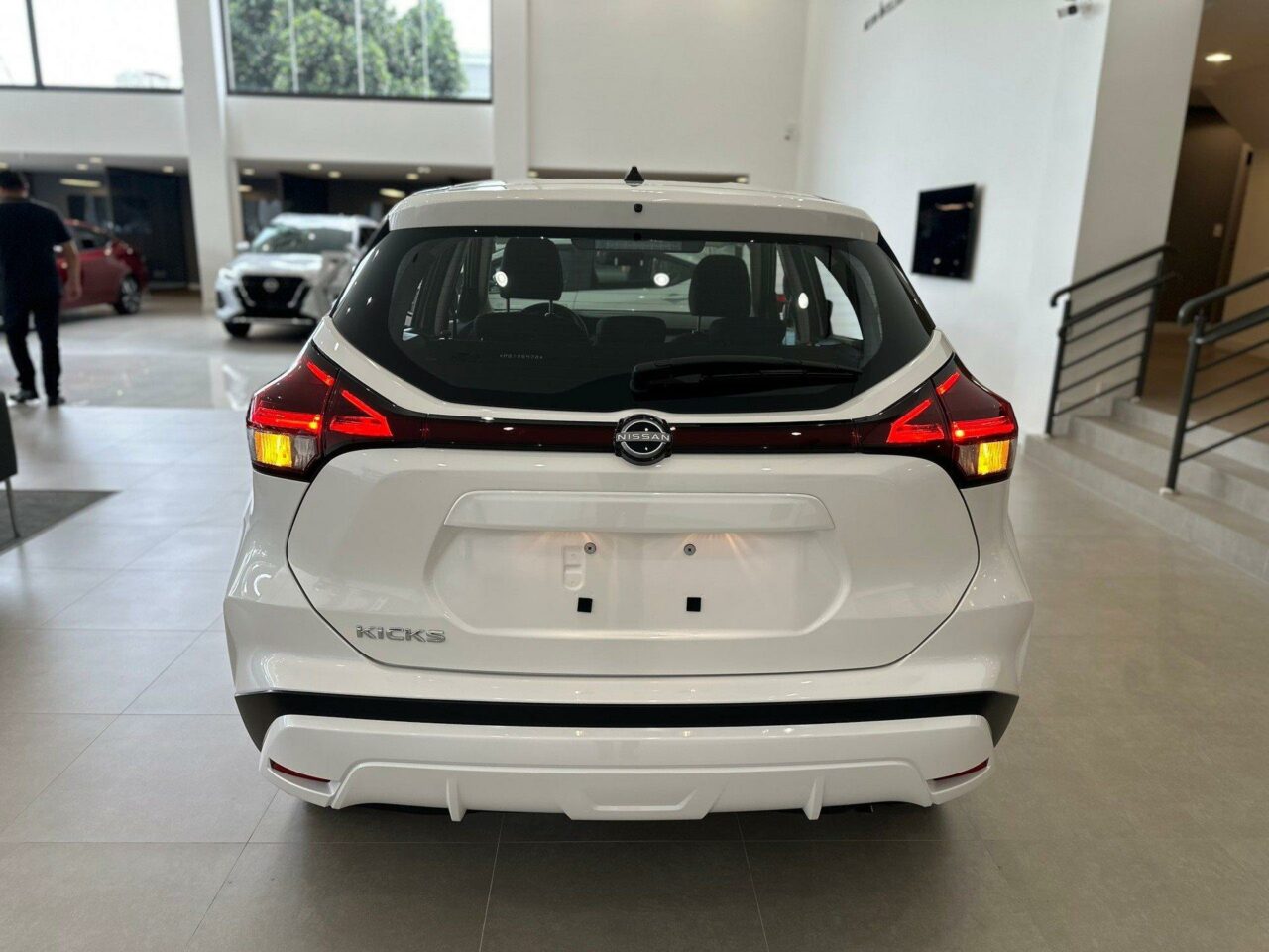 nissan kicks 1.6 16v flexstart active xtronic wmimagem17220555462 O SUV oferece uma combinação impressionante de equipamentos de conforto, segurança e desempenho, tornando-o uma escolha excepcional para aqueles que buscam uma experiência de condução completa. O Nissan Kicks possui um preço de seguro dentro dos padrões do segmento