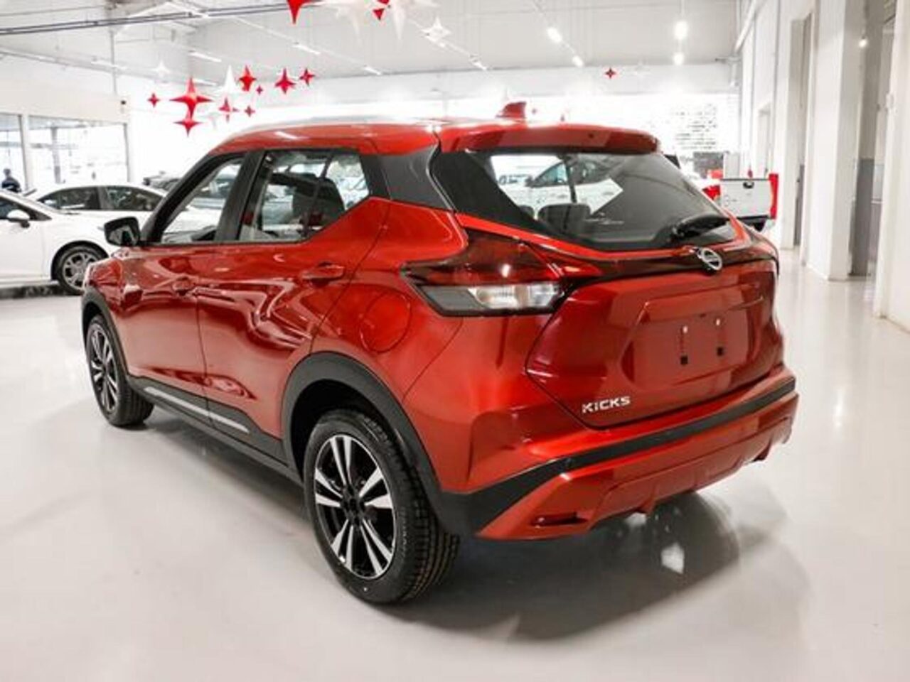 nissan kicks 1.6 16v flexstart advance xtronic wmimagem1319110298 O SUV possui uma excelente relação custo-benefício, pois oferece diversos itens de série, requer baixo custo de manutenção e possui um preço bastante atrativo. Portanto, trata-se de uma opção vantajosa para a categoria.