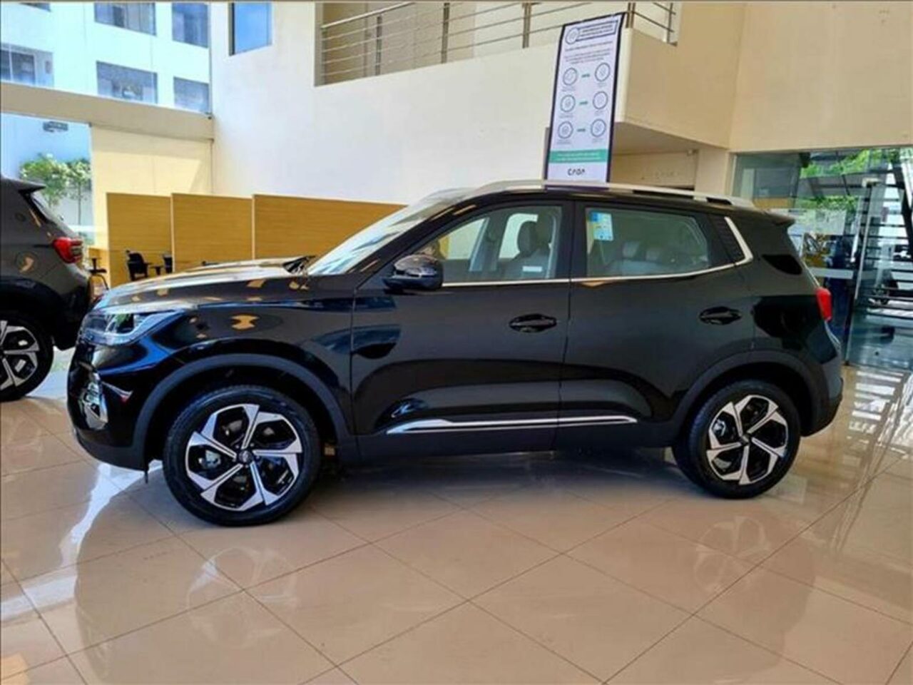 caoa chery tiggo 5x pro 1.5 tci flex hybrid cvt wmimagem15233899655 É uma opção interessante para quem busca um SUV compacto com um bom custo-benefício. Ele combina um design atraente, tecnologia moderna, segurança sólida e um preço competitivo, tornando-se uma opção popular no mercado automotivo