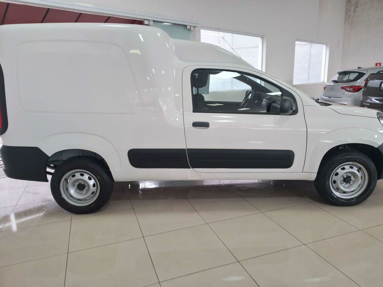 fiat fiorino 1.4 mpi furgao endurance 8v flex 2p manual wmimagem19120925815 O Furgão tem sido uma escolha para empresas e empreendedores que precisam de um veículo de carga ágil e econômico para suas operações. A Fiat Fiorino com compatibilidade, combinada com sua capacidade de carga e adaptabilidade, contribuiu para sua popularidade ao longo dos anos