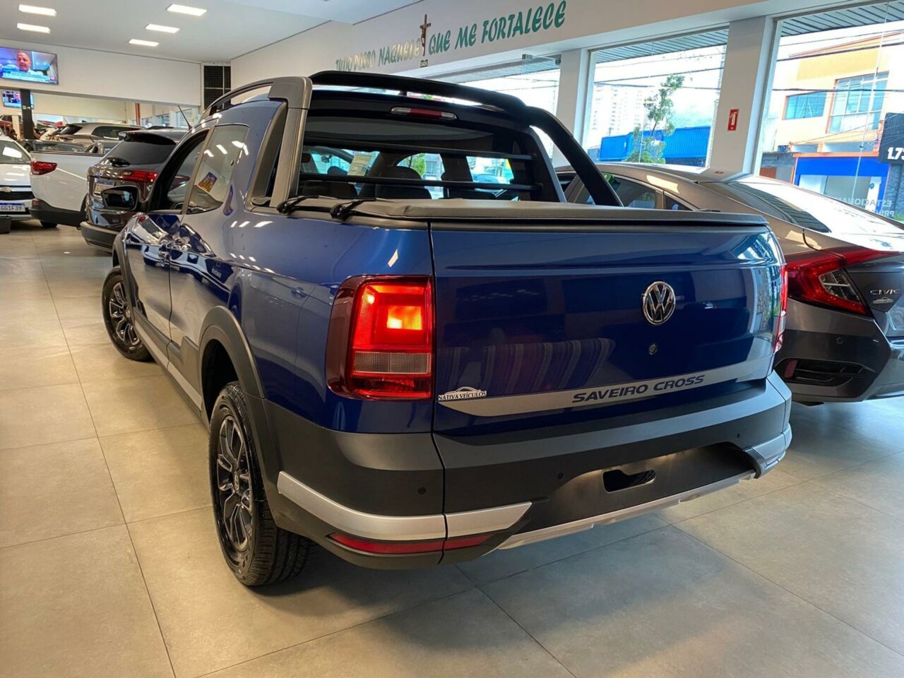 volkswagen saveiro 1.6 cross cd 16v flex 2p manual wmimagem11442283784 A picape confiável e resistente, projetada para atender às necessidades dos agricultores e empresas. Além disso, a Volkswagen Saveiro possui uma série de recursos e acessórios que garantem segurança e conforto aos seus ocupantes