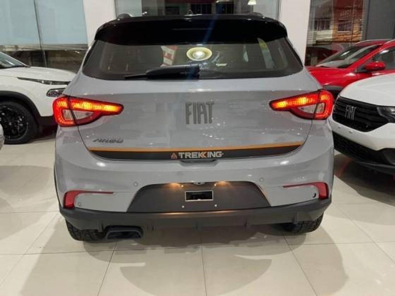 fiat argo 1.3 firefly flex trekking manual wmimagem11590276325 O hatch dispõe de uma variedade de equipamentos e recursos que asseguram uma experiência agradável para seus ocupantes. Se adicionarmos a isso a conveniência da suspensão elevada, teremos uma excelente opção para pessoas com deficiência