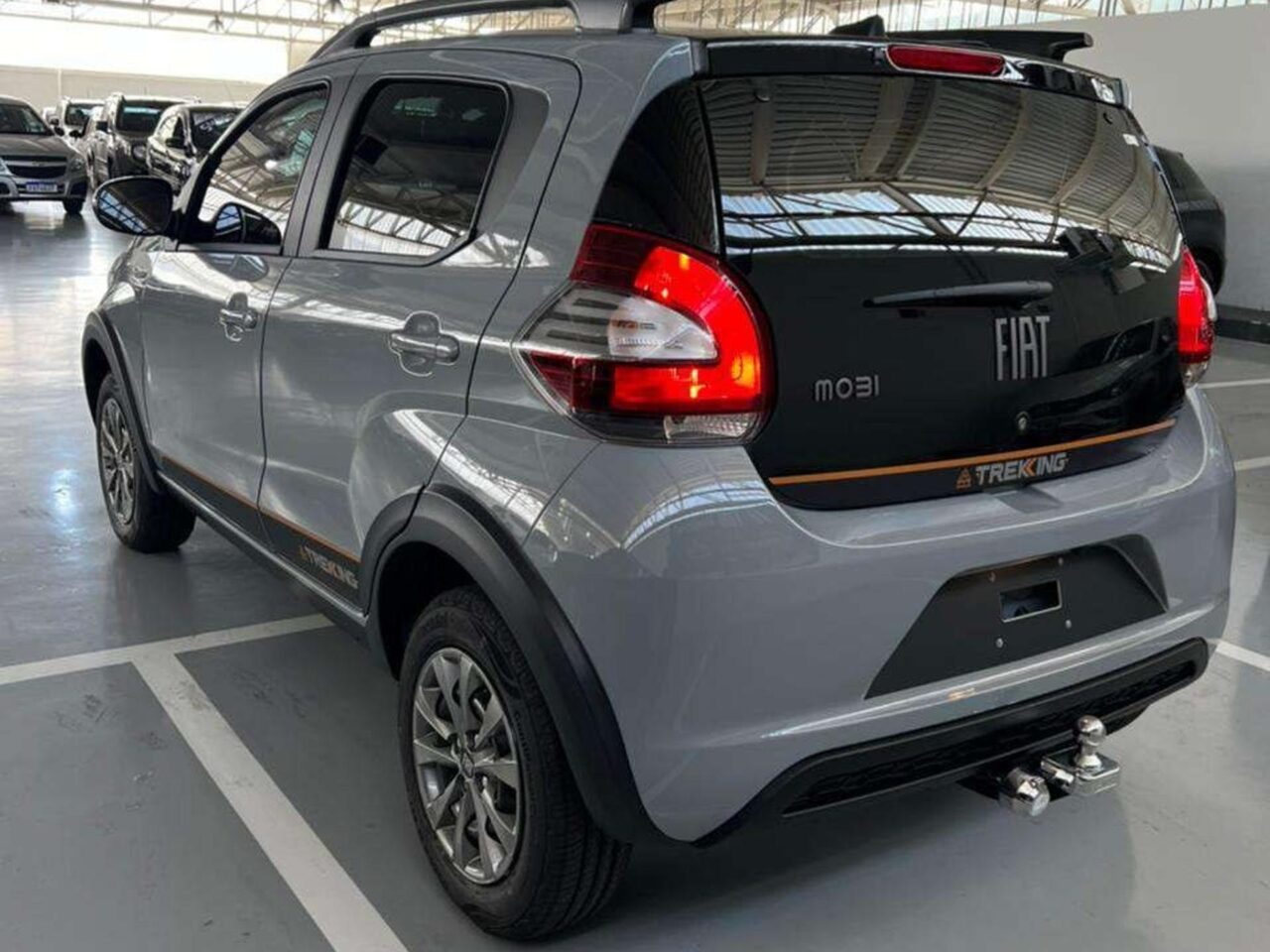 fiat mobi 1.0 evo flex trekking manual wmimagem11464068336 O veículo subcompacto está equipado com uma variedade de recursos que aprimoram tanto o conforto como a segurança durante a condução. Além dessas vantagens, ele também apresenta um dos preços mais baixos disponíveis no mercado nacional. Isso torna a sua manutenção igualmente acessível