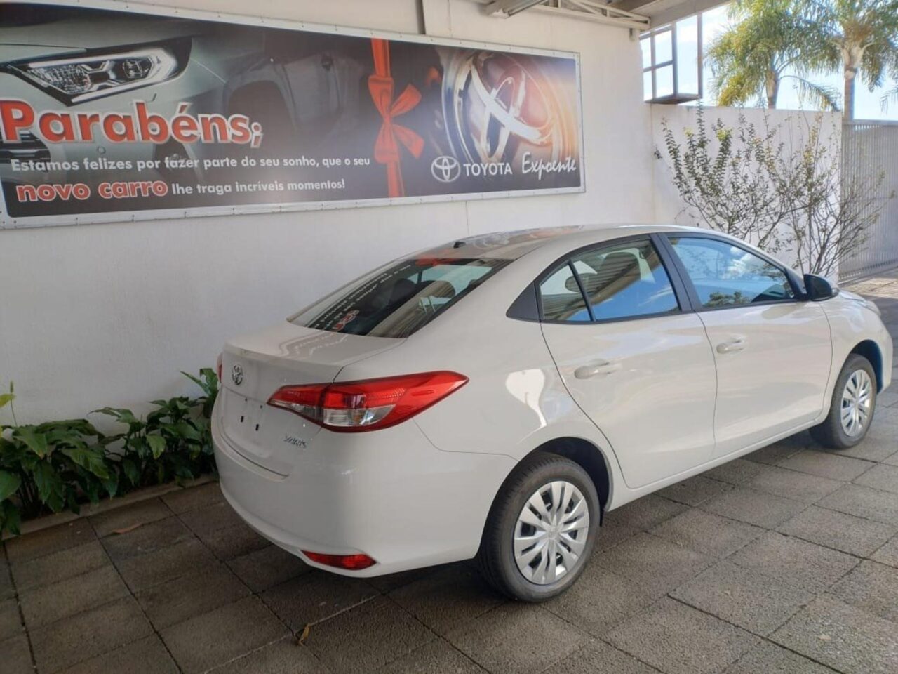 toyota yaris 1.5 16v flex sedan xl multidrive wmimagem15493789833 A opção permanece altamente vantajosa para essa categoria, oferecendo descontos significativos e, como resultado, um excelente custo-benefício. Tanto pessoas com deficiência (PcDs) quanto taxistas têm a possibilidade de adquirir o Toyota Yaris XL sedã com isenções de ICMS e IPI