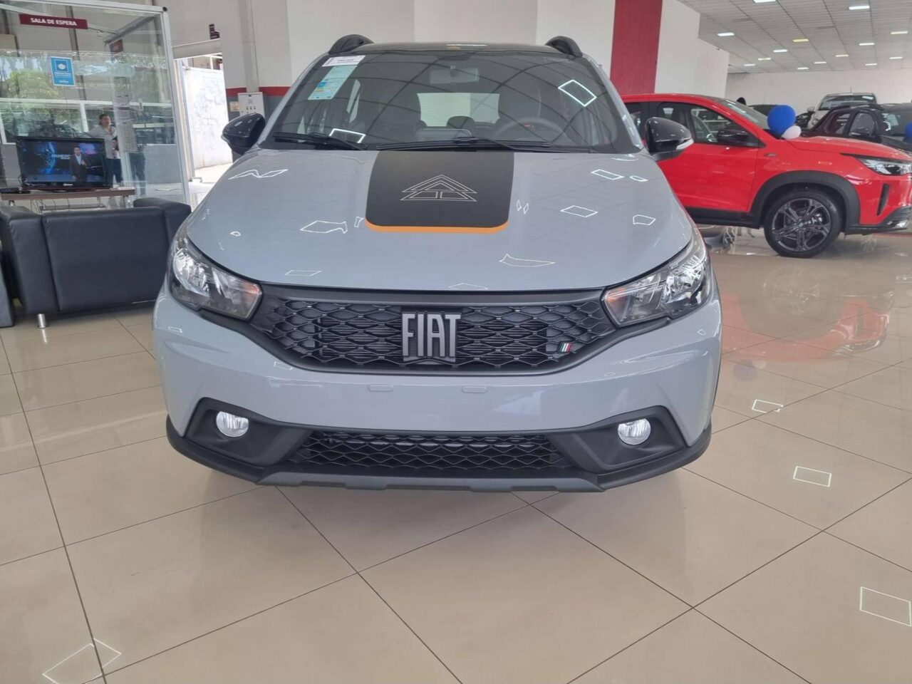 fiat argo 1.3 firefly flex trekking cvt wmimagem10152402820 1 O hatch vem acompanhado de uma série de equipamentos que aprimoram a experiência de condução. Além disso, o Fiat Argo oferece cinco versões de acabamento, excelente motorização e eficiência no consumo