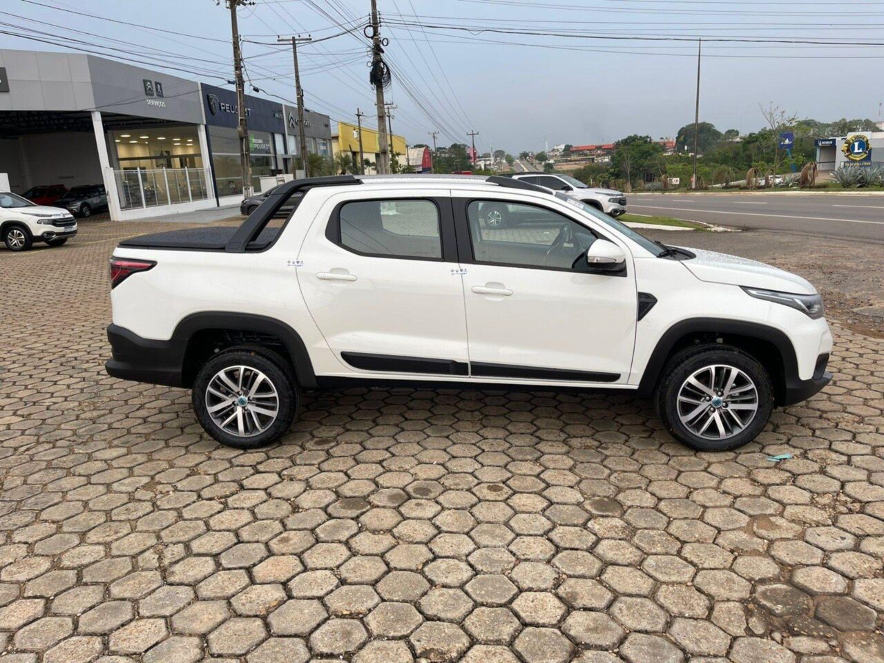 fiat strada 1.3 firefly flex volcano cd cvt wmimagem18365364517 Sabia que é possível comprar um carro mais barato na Zona Franca de Manaus (ZFM) em comparação com outras regiões? A Fiat Strada está oferecendo condições exclusivas na região para empresas, com descontos que podem chegar a R$ 27.871,00