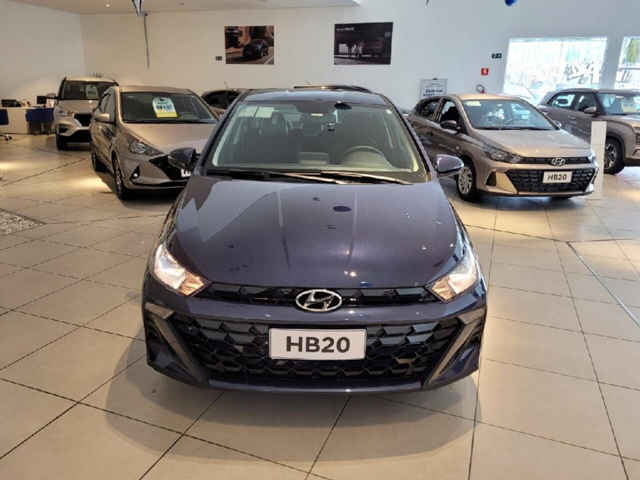 hyundai hb20 1.0 tgdi flex platinum automatico wmimagem14583429297 1 O hatch é um compacto que conquistou popularidade no mercado automobilístico brasileiro, devido ao seu design atraente, recursos tecnológicos e variedade de opções para os compradores escolherem de acordo com suas preferências