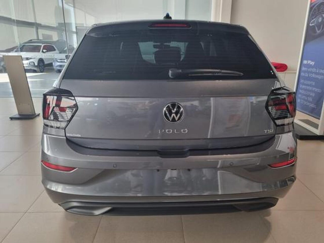 volkswagen polo 1.0 170 tsi highline automatico wmimagem08344518794 O hatch oferece uma série de equipamentos modernos e práticos que proporcionam uma experiência de condução superior. Além disso, o Volkswagen Polo Comfortline apresenta excelente custo-benefício, contando com um motor turbinado e econômico