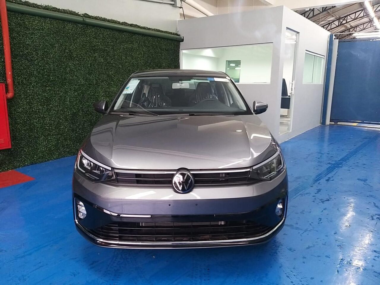 volkswagen virtus 1.0 200 tsi comfortline automatico wmimagem17043583587 O sedã oferece uma ampla variedade de características voltadas para proporcionar conveniência, segurança e tecnologia avançada aos seus usuários. Além disso, o Volkswagen Virtus Comfortline possui um dos maiores porta-malas de sua categoria, amplo espaço interno e uma extensa lista de equipamentos