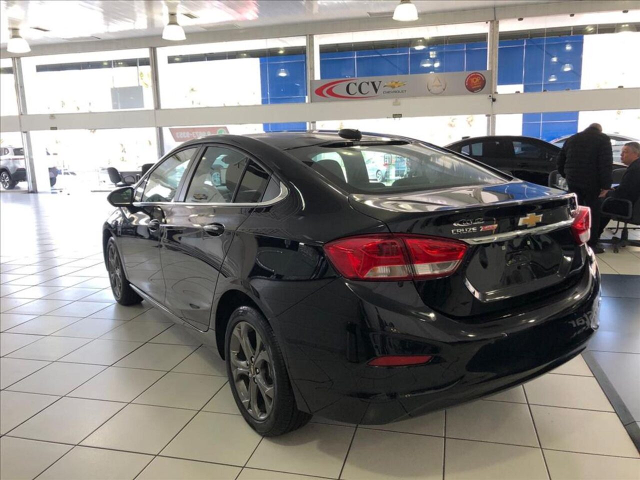 chevrolet cruze 1.4 turbo ltz 16v flex 4p automatico wmimagem16114214986 De volta ao catálogo para pessoas com deficiência (PcD), o Chevrolet Cruze na versão LTZ possui boa motorização, é espaçoso internamente e no porta-malas, além de oferecer um desconto atraente