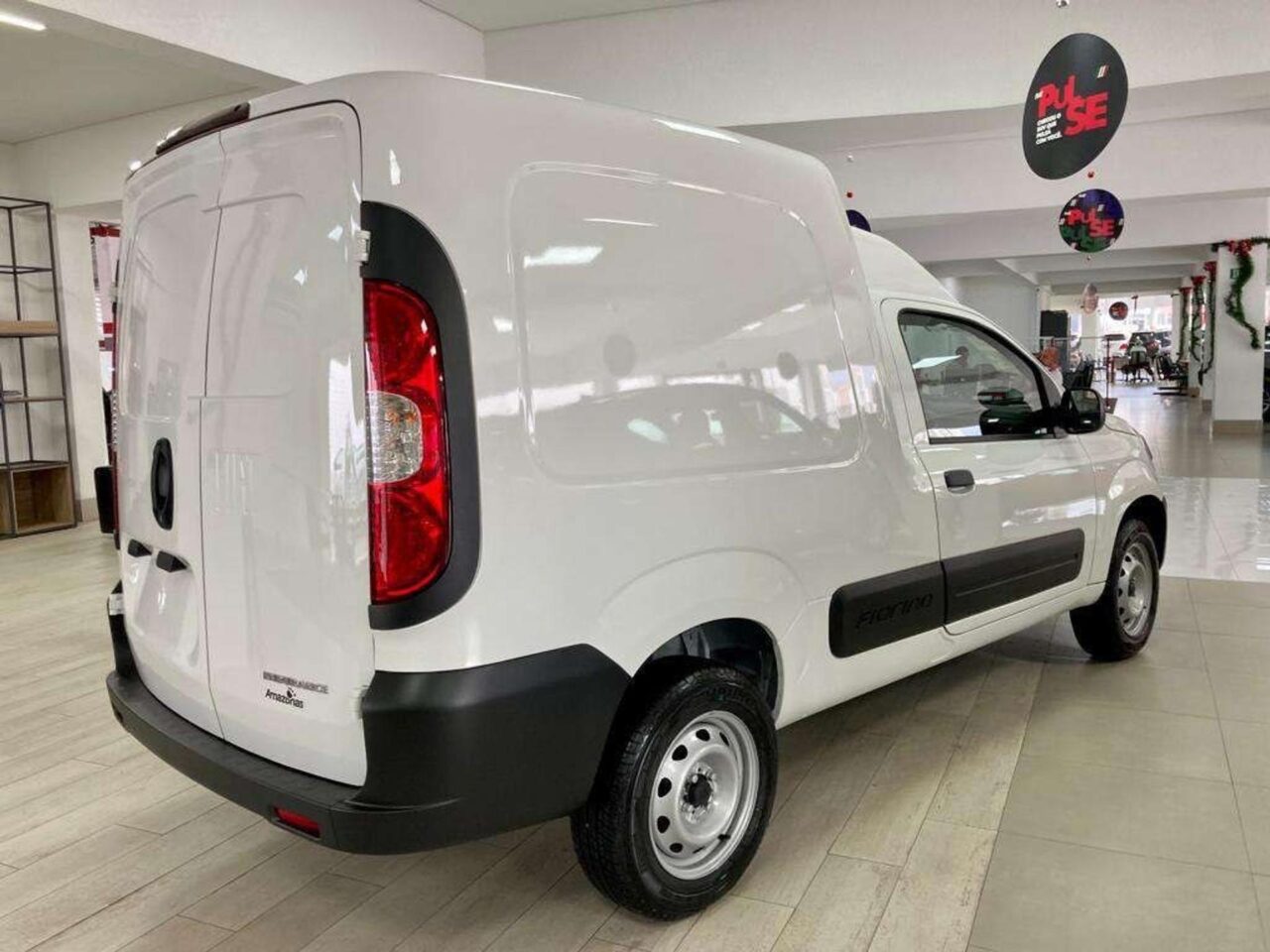 fiat fiorino 1.4 mpi furgao endurance 8v flex 2p manual wmimagem13063891747 O furgão é um veículo completo, pois vem equipado com uma variedade de equipamentos e tecnologias que proporcionam conforto e segurança aos seus ocupantes. Além disso, a Fiat Fiorino é ideal para entregas urbanas, transporte de pequenas cargas e serviços de manutenção