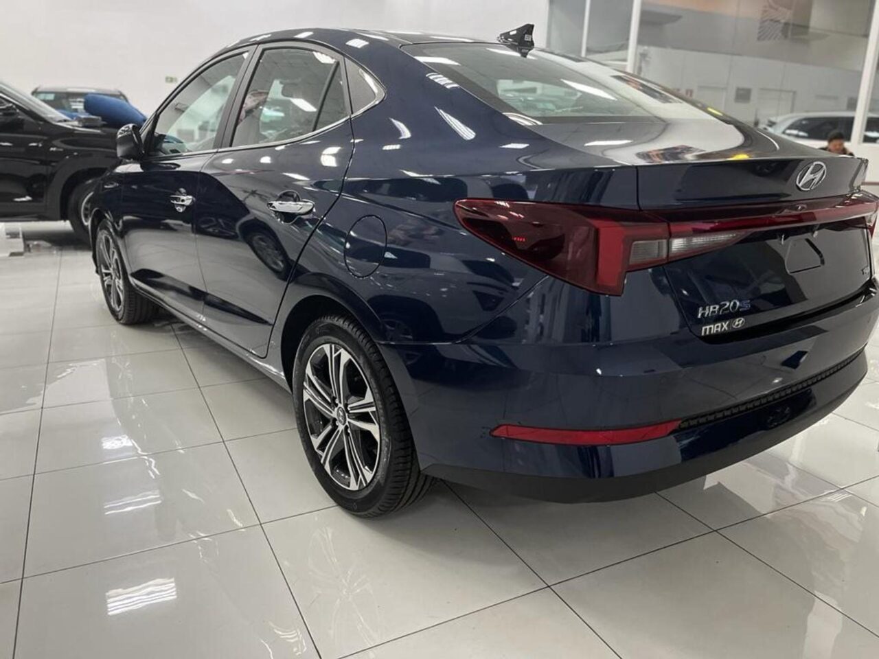 hyundai hb20s 1.0 tgdi flex platinum plus automatico wmimagem09305225328 Com cinco opções de acabamento, o Hyundai HB20S torna-se uma opção atraente para pessoas com deficiência. Oferece uma extensa lista de equipamentos, um amplo espaço interno e um porta-malas de 475 litros